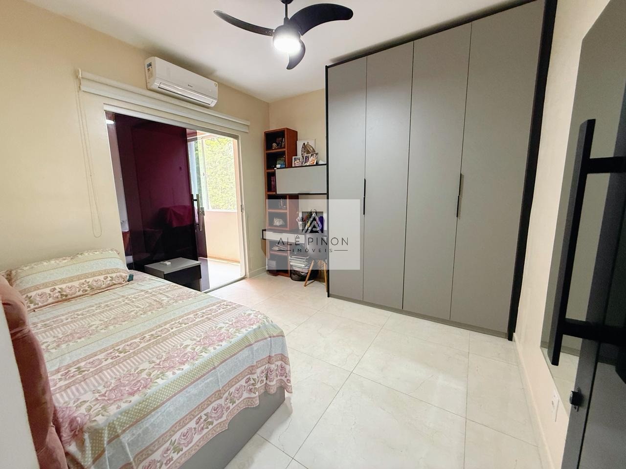 Casa em Condomínio de Luxo no Parque Verde, Belém-PA: 4 Quartos, 1 Suíte, 3 Salas, 2 Vagas de Garagem, 230m² de Área.