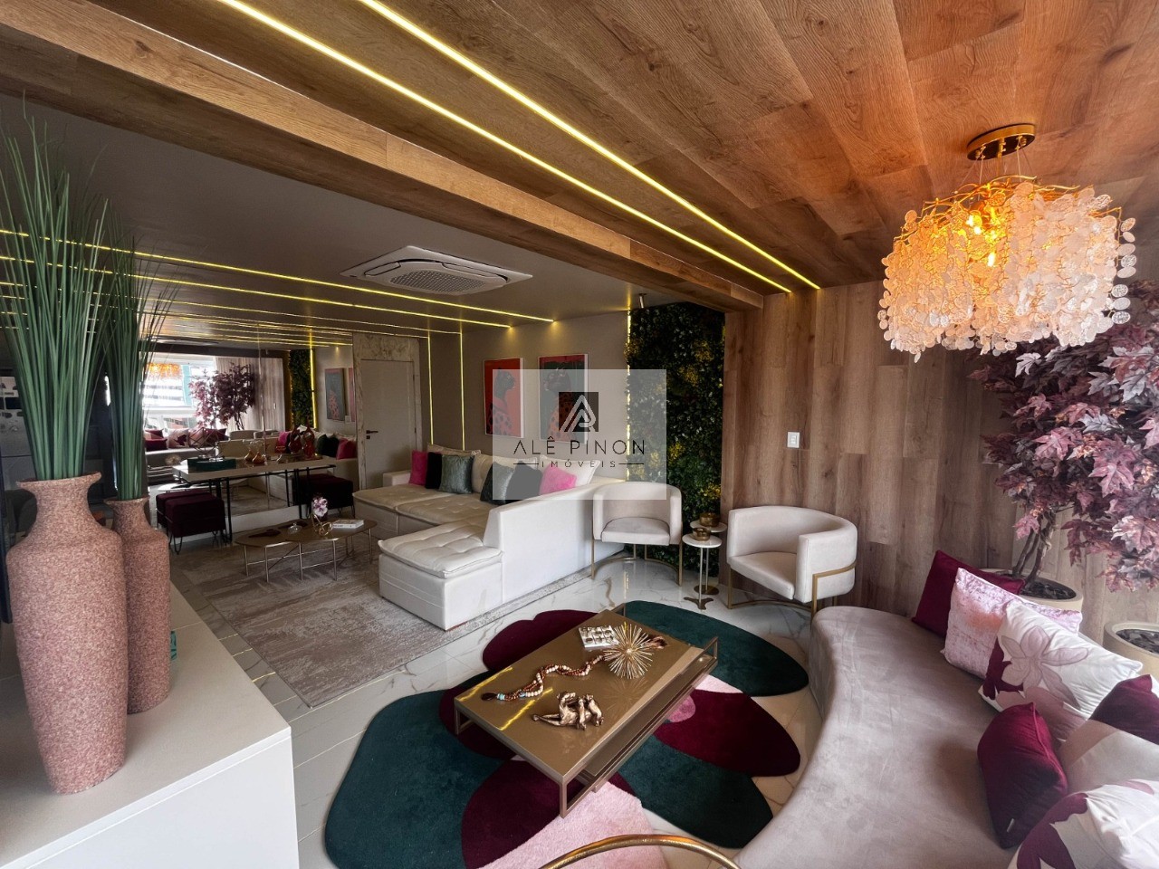 Apartamento de luxo com 2 suítes e 3 vagas de garagem em bel