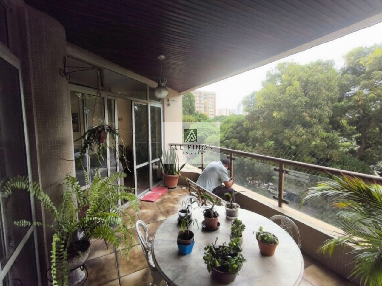 Imperdível: apartamento de luxo com 4 quartos e 4 suítes em 