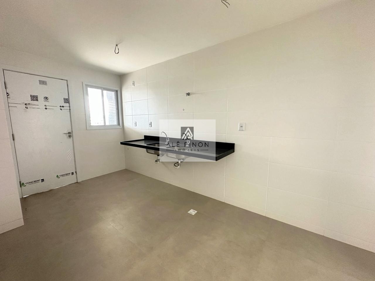 Apartamento de luxo à venda em Belém-PA, bairro Nazaré:4 suítes, 2 salas, 4 banheiros, 3 vagas, 170m².