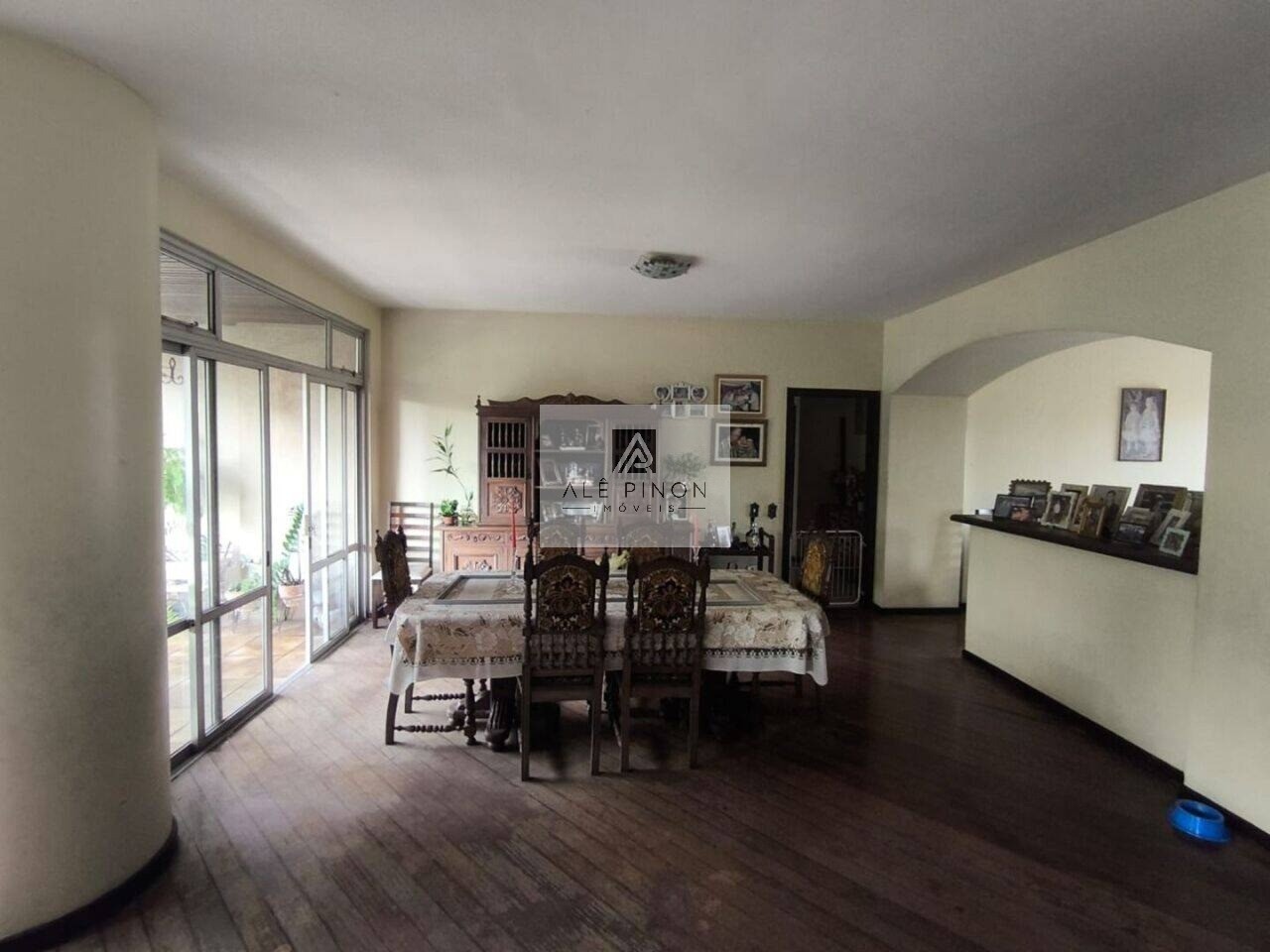 Imperdível: apartamento de luxo com 4 quartos e 4 suítes em 