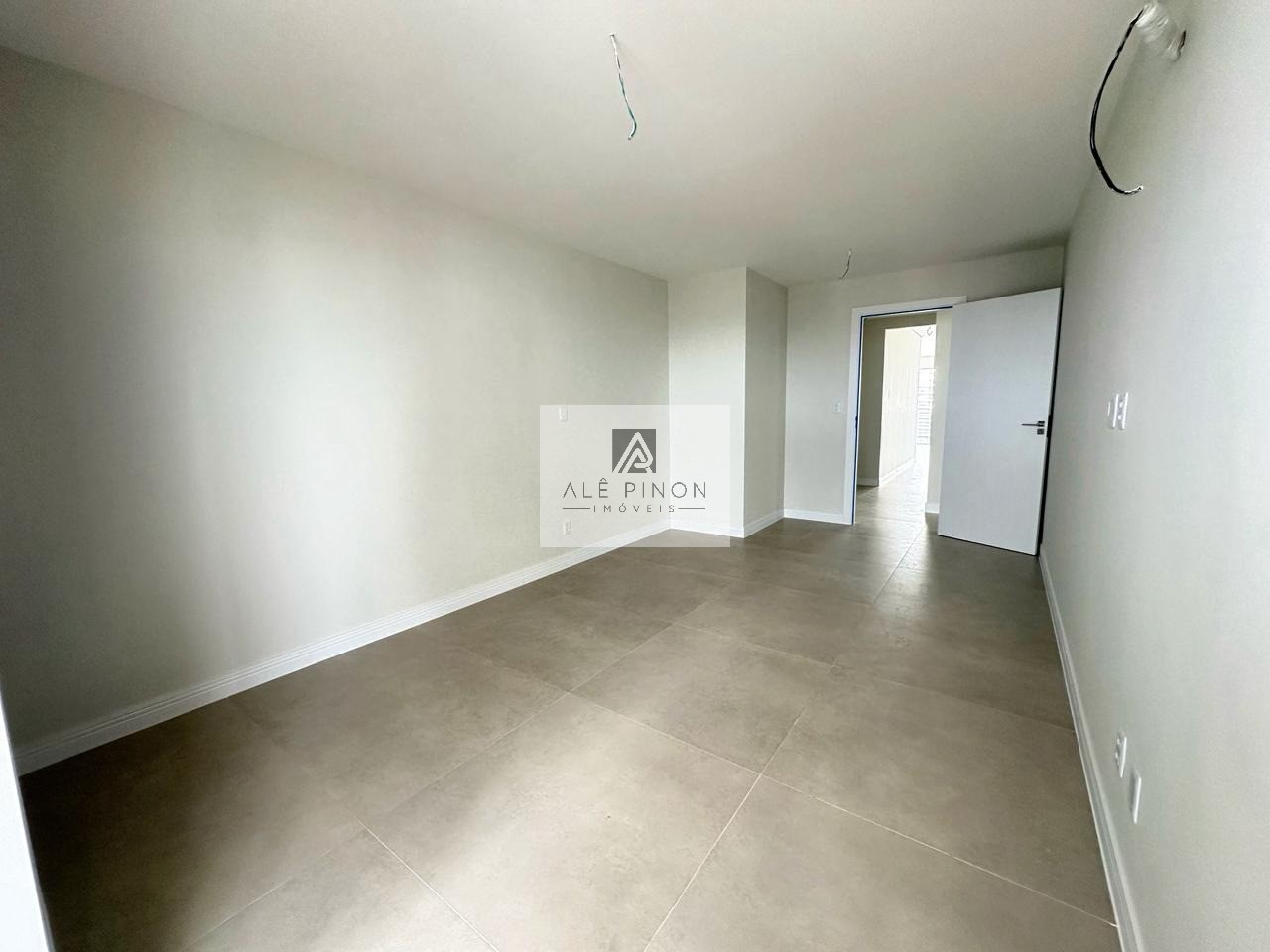 Apartamento de luxo à venda em Belém-PA, bairro Nazaré:4 suítes, 2 salas, 4 banheiros, 3 vagas, 170m².