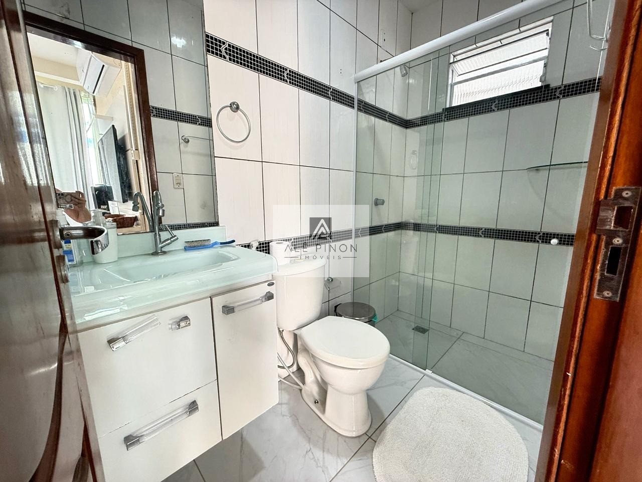 Casa de Luxo em Condomínio no Parque Verde, Belém-PA: 4 Quartos, 1 Suíte, 2 Banheiros, 4 Vagas, 180m². Venha Conferir!