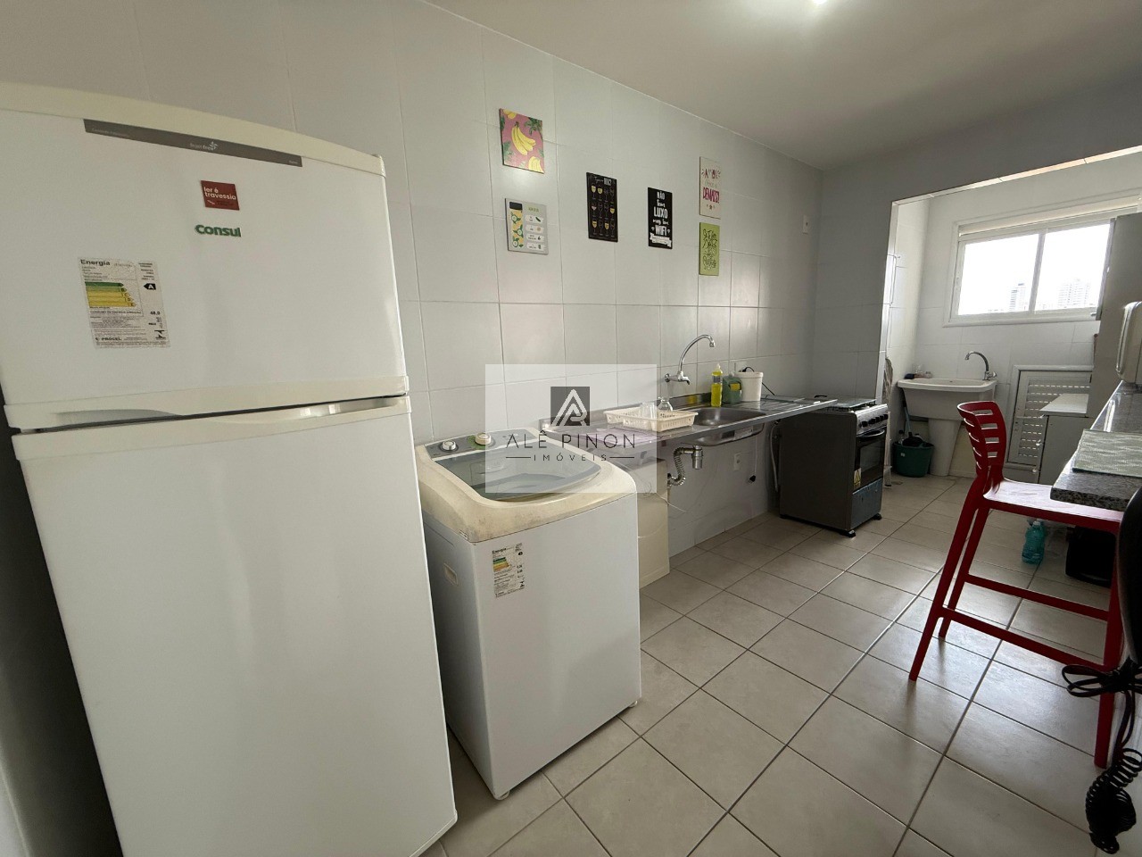 Apartamento de 2 quartos com suíte e vaga de garagem na crem