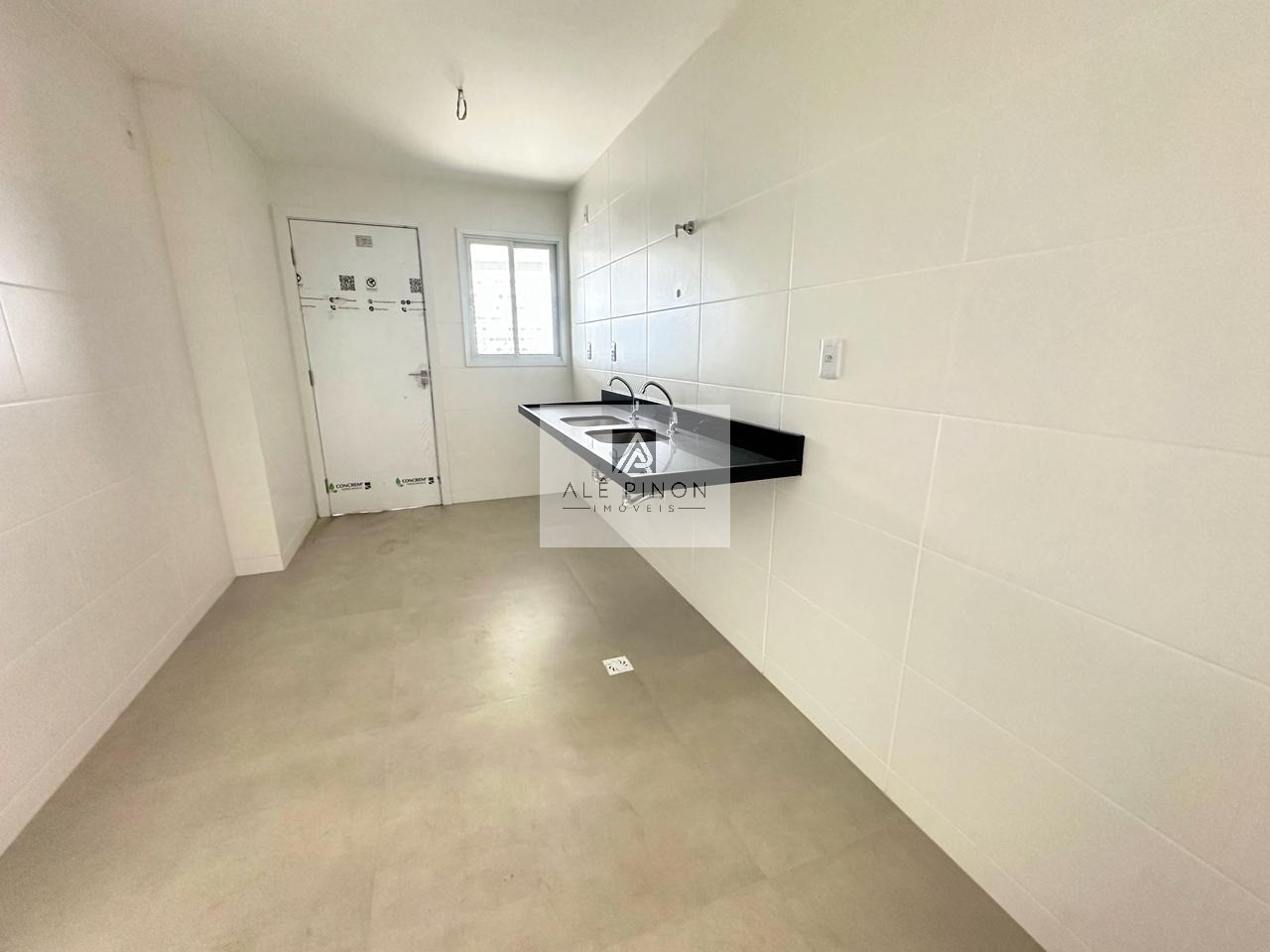 Apartamento de luxo à venda em Belém-PA, bairro Nazaré:4 suítes, 2 salas, 4 banheiros, 3 vagas, 170m².