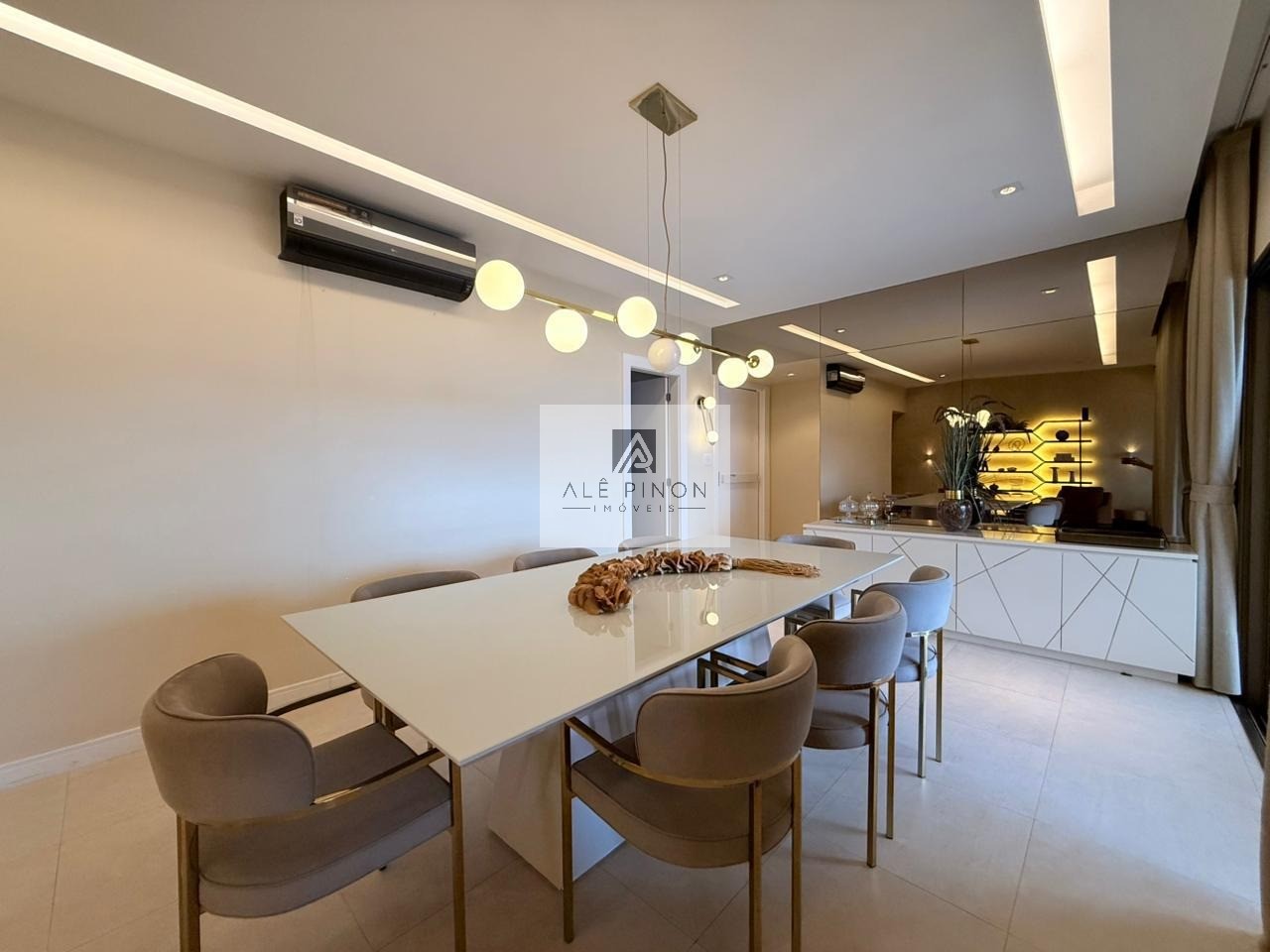 Apartamento de 3 quartos e 3 suítes com 155m² no bairro bati