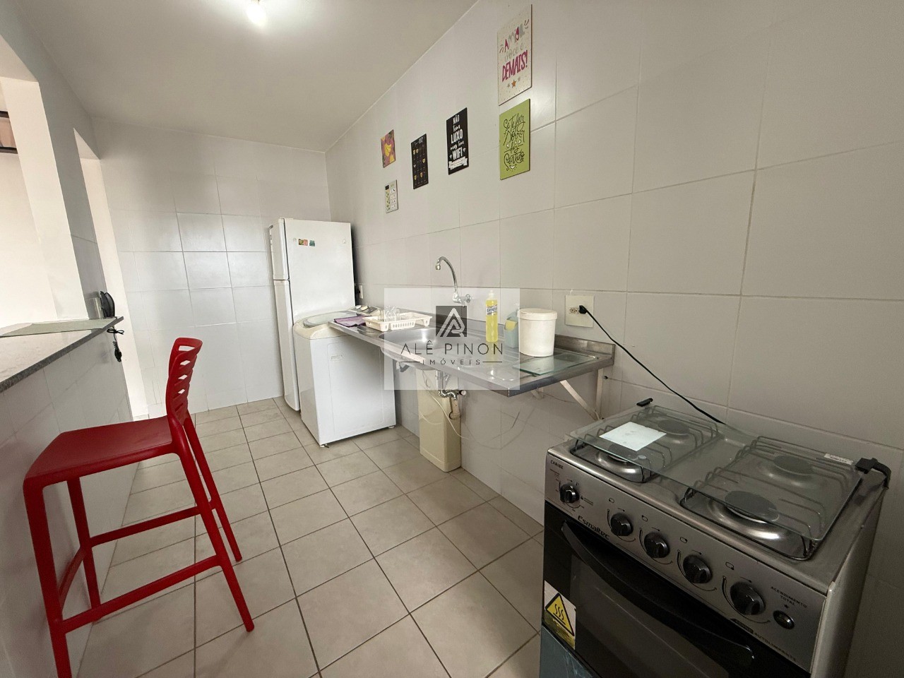 Apartamento de 2 quartos com suíte e vaga de garagem na crem