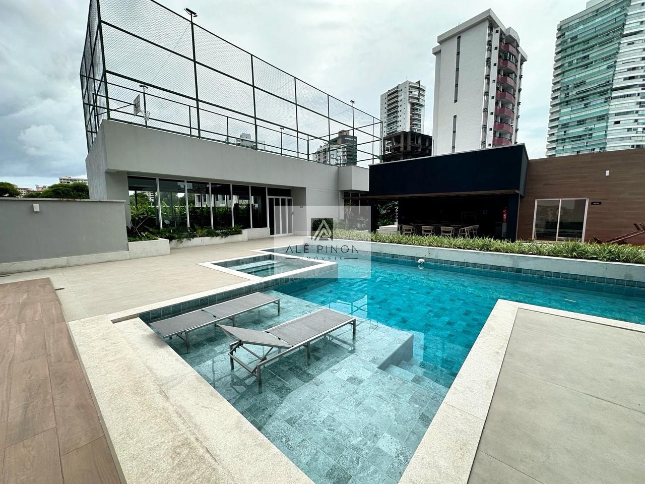 Apartamento de luxo à venda em Belém-PA, bairro Nazaré:4 suítes, 2 salas, 4 banheiros, 3 vagas, 170m².
