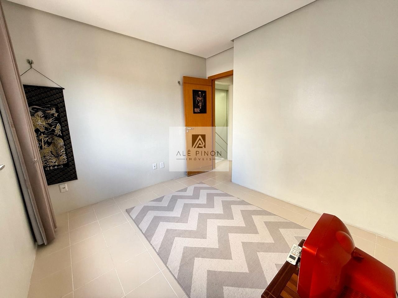 Casa de Luxo em Condomínio no Parque Verde, Belém-PA: 4 Quartos, 1 Suíte, 2 Banheiros, 4 Vagas, 180m². Venha Conferir!