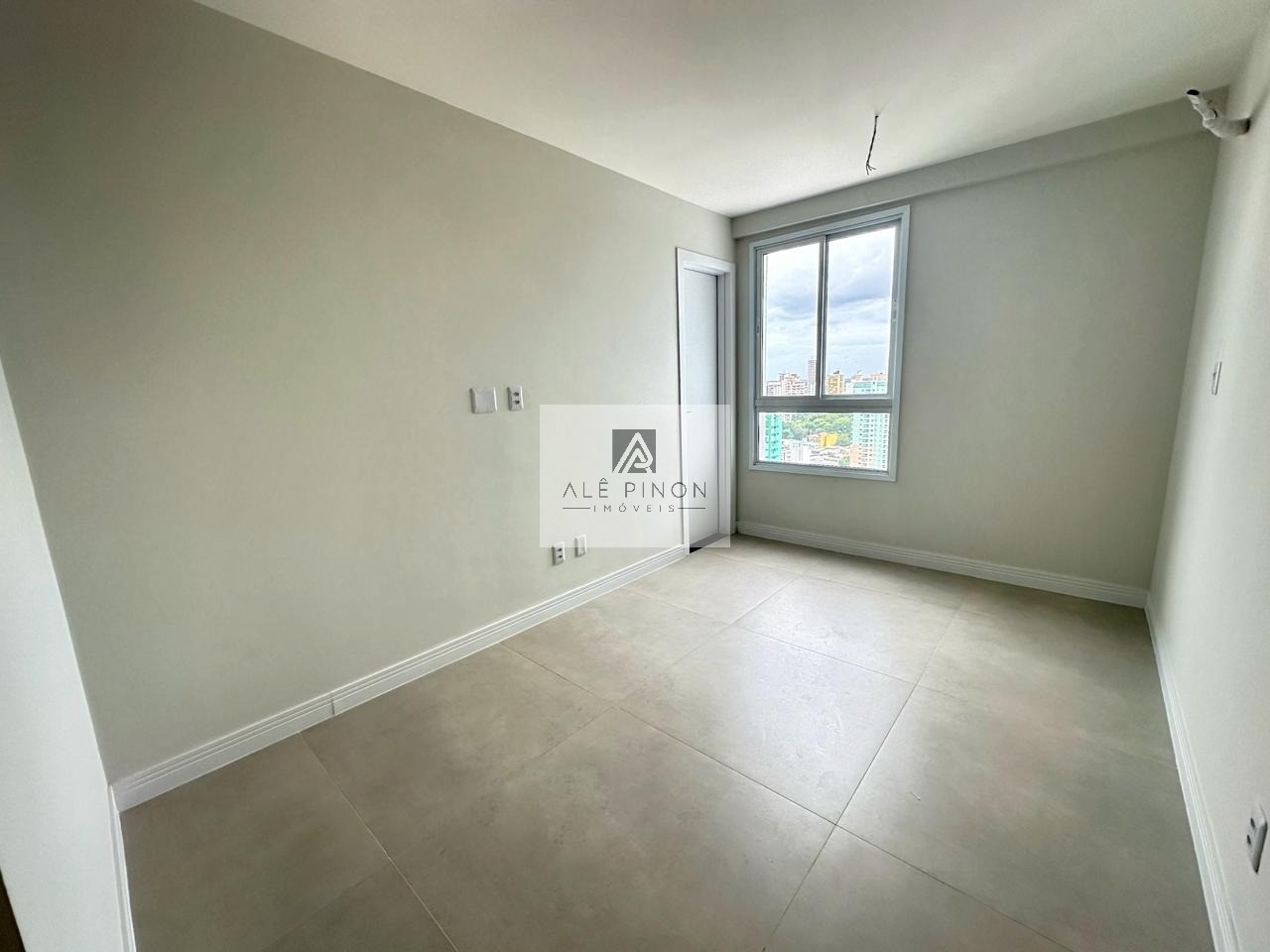 Apartamento de luxo à venda em Belém-PA, bairro Nazaré:4 suítes, 2 salas, 4 banheiros, 3 vagas, 170m².