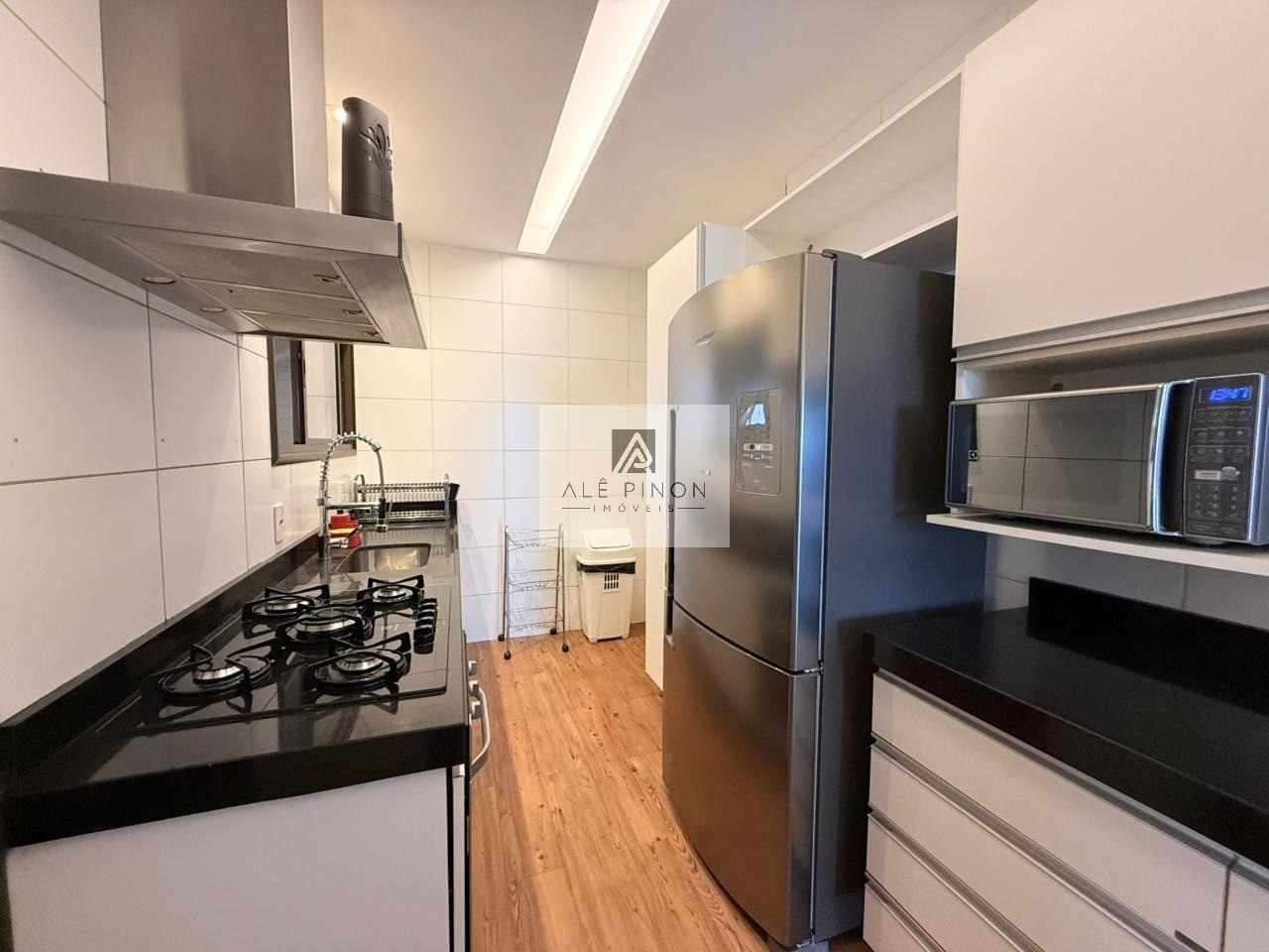 Apartamento de 3 quartos e 3 suítes com 155m² no bairro bati