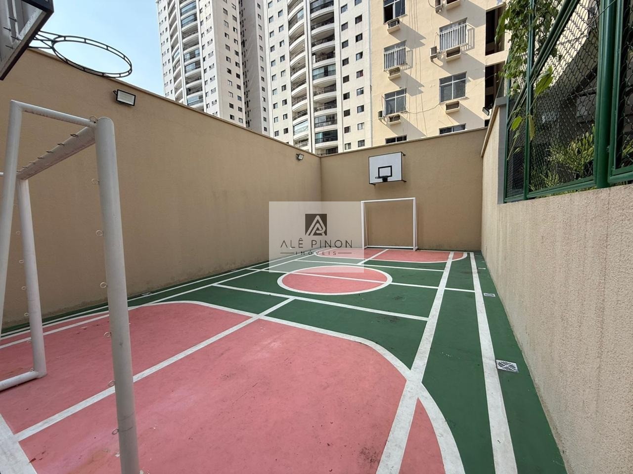 Casa de Luxo em Condomínio no Parque Verde, Belém-PA: 4 Quartos, 1 Suíte, 2 Banheiros, 4 Vagas, 180m². Venha Conferir!