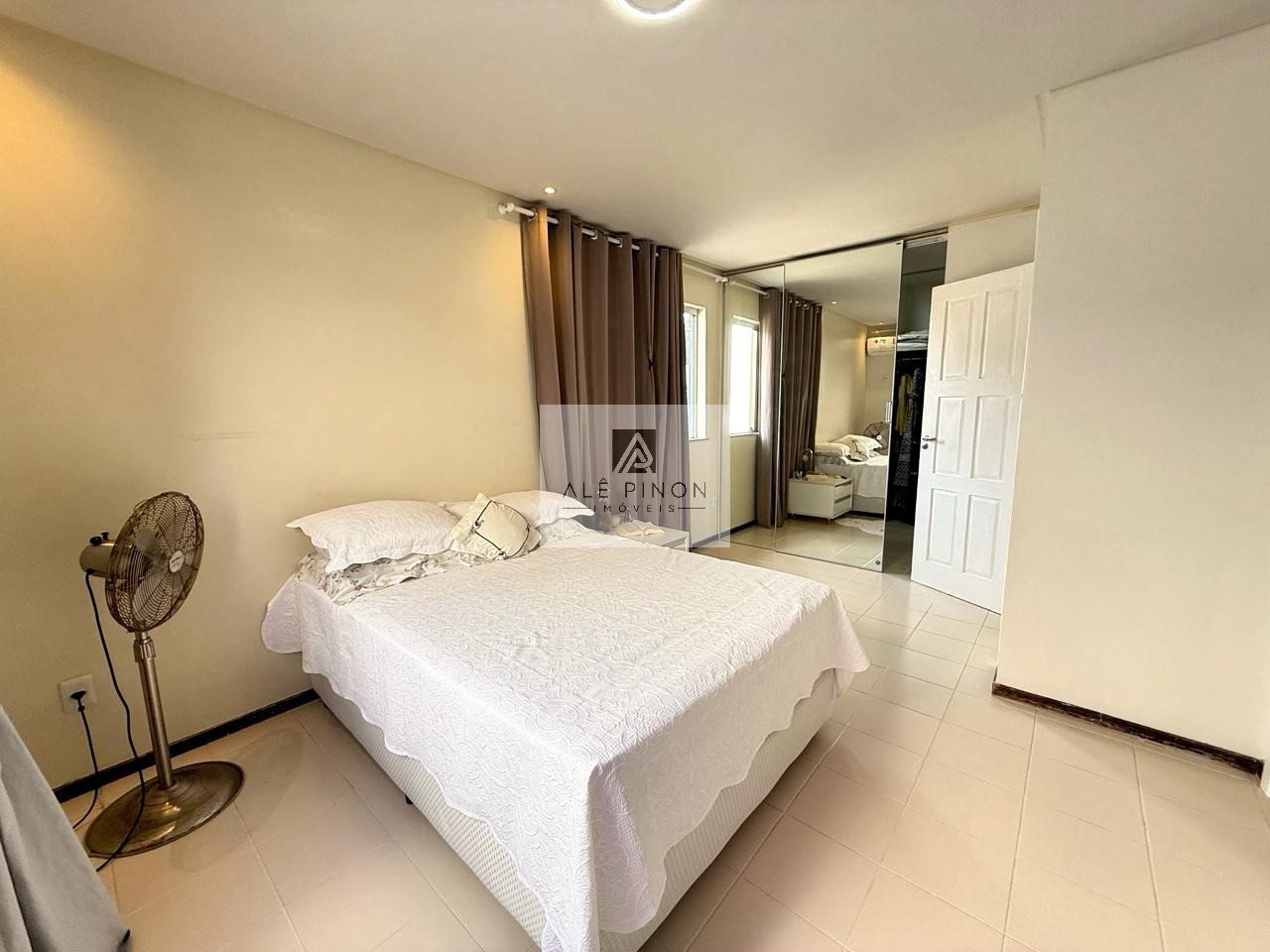 Casa em Condomínio de Luxo no Parque Verde, Belém-PA: 4 Quartos, 1 Suíte, 3 Salas, 2 Vagas de Garagem, 230m² de Área.