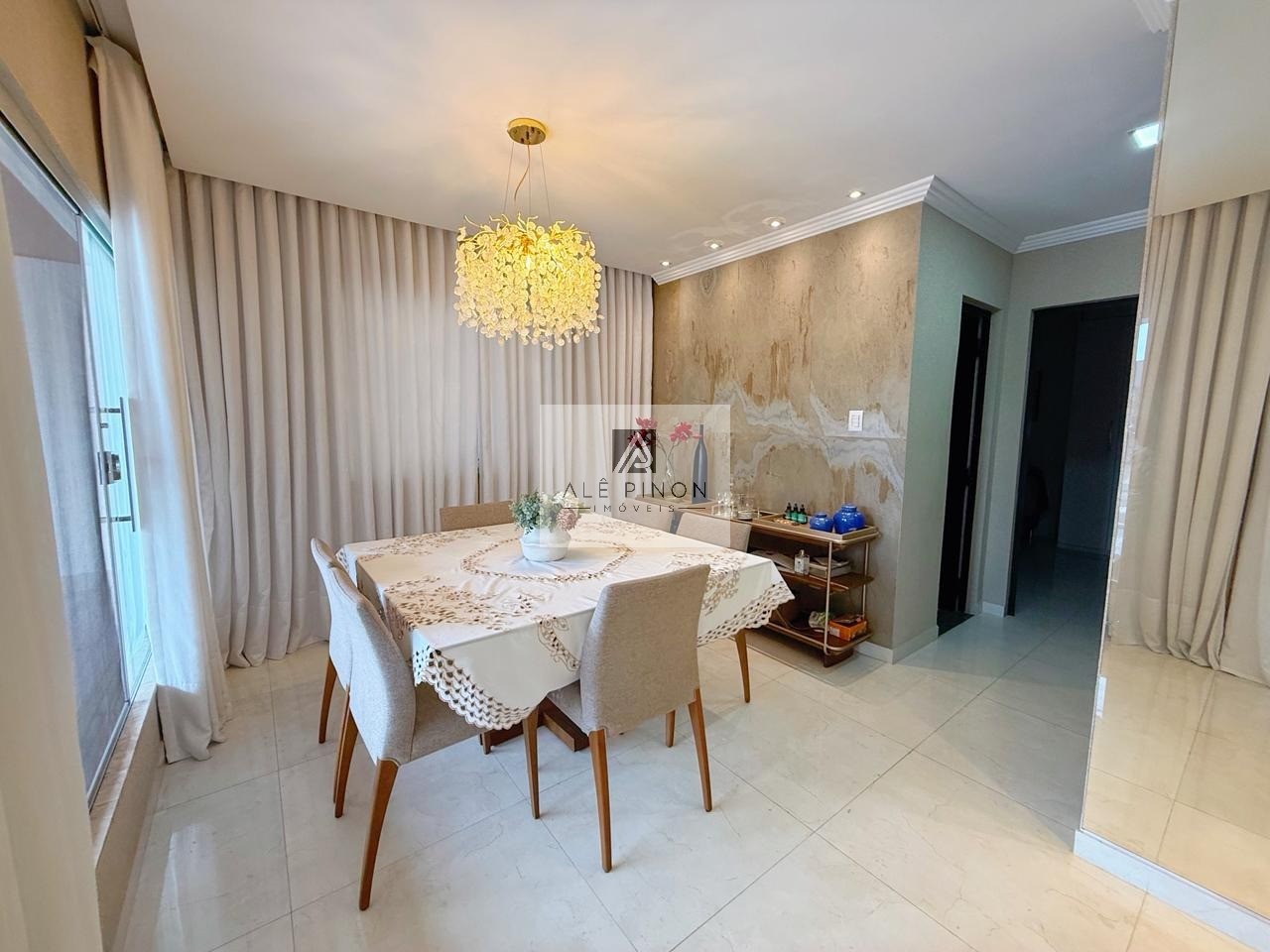 Casa em Condomínio de Luxo no Parque Verde, Belém-PA: 4 Quartos, 1 Suíte, 3 Salas, 2 Vagas de Garagem, 230m² de Área.