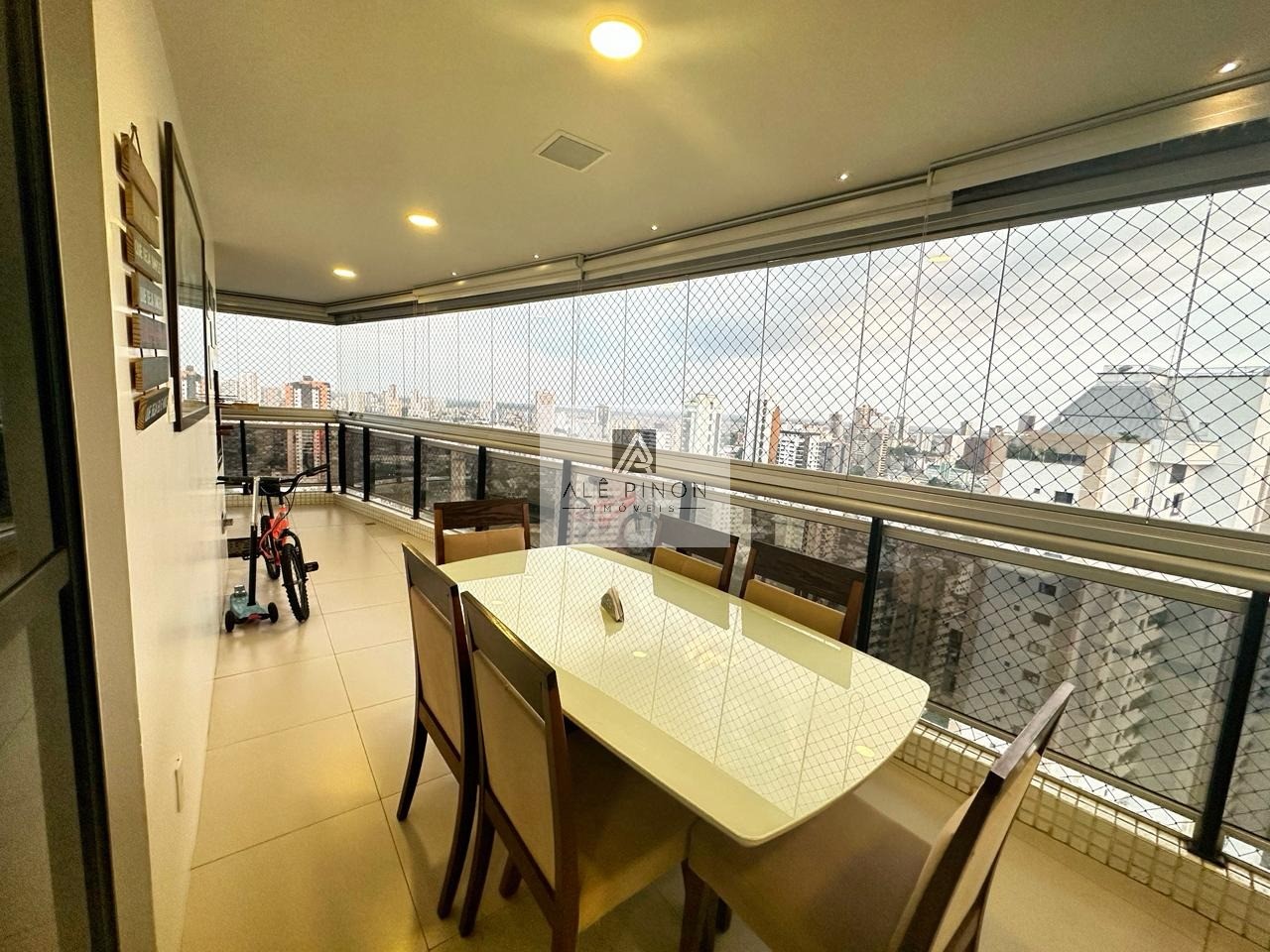 Luxuoso apartamento de 3 quartos e 3 suítes no umarizal, bel