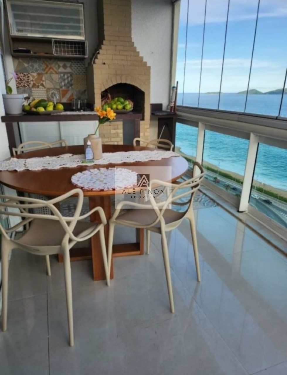 Oportunidade imperdível: Apartamento de luxo na Praia Campista, Macaé-RJ, com 3 quartos, 3 suítes e 145m²!