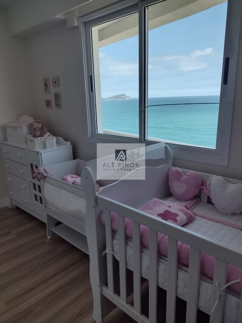 Oportunidade imperdível: Apartamento de luxo na Praia Campista, Macaé-RJ, com 3 quartos, 3 suítes e 145m²!