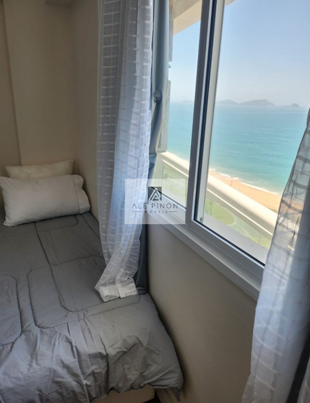 Oportunidade imperdível: Apartamento de luxo na Praia Campista, Macaé-RJ, com 3 quartos, 3 suítes e 145m²!