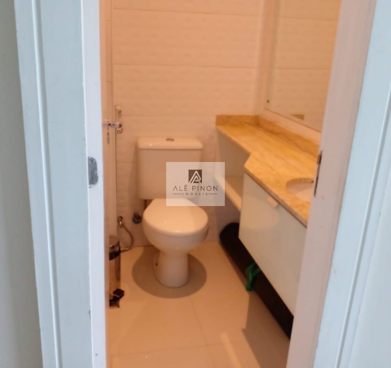 Oportunidade imperdível: Apartamento de luxo na Praia Campista, Macaé-RJ, com 3 quartos, 3 suítes e 145m²!