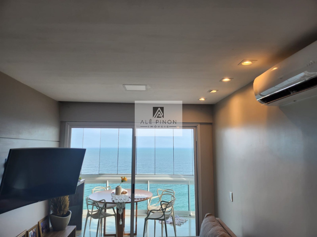 Oportunidade imperdível: Apartamento de luxo na Praia Campista, Macaé-RJ, com 3 quartos, 3 suítes e 145m²!