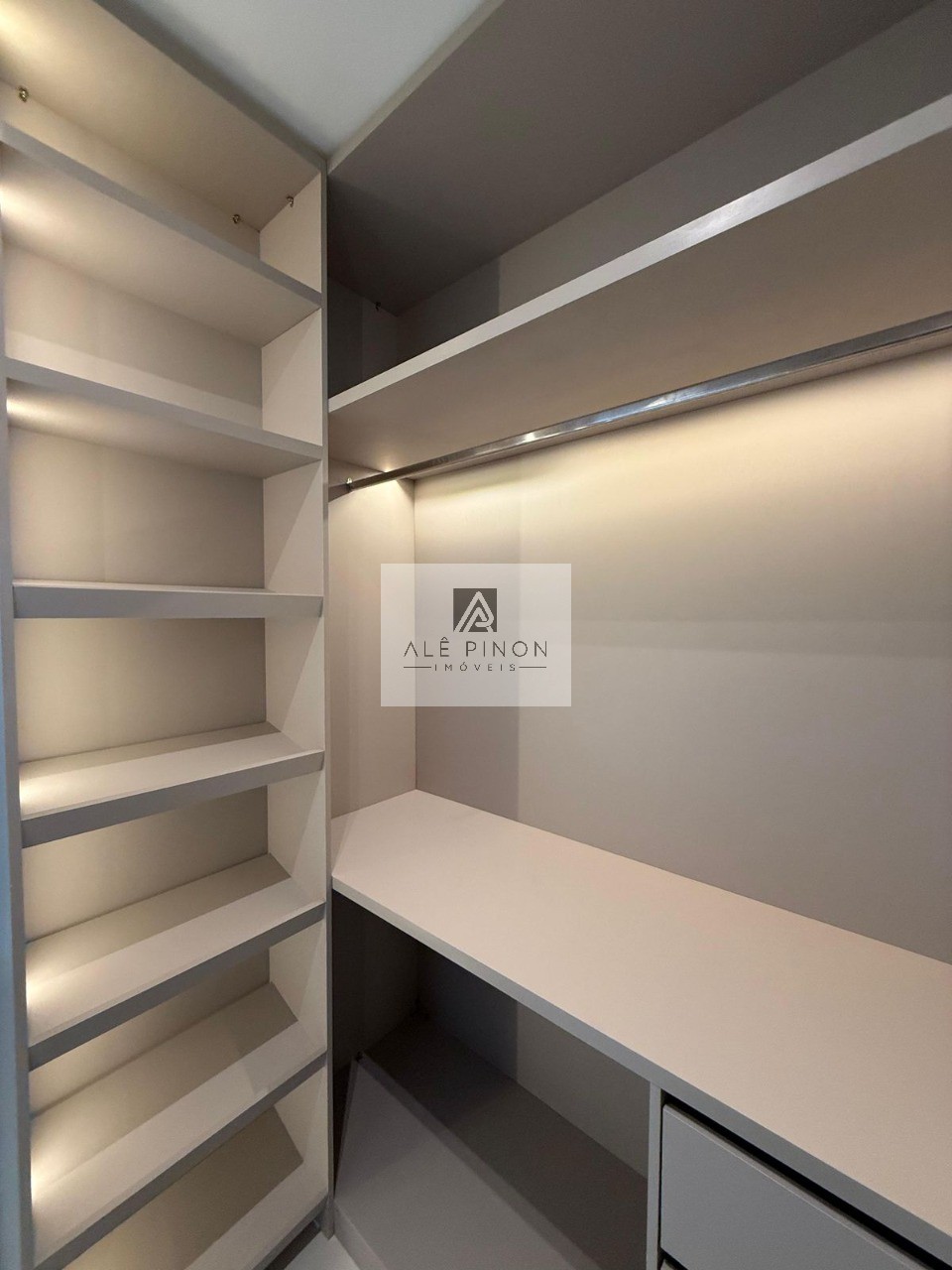 Apartamento de luxo em condomínio exclusivo em batista campo