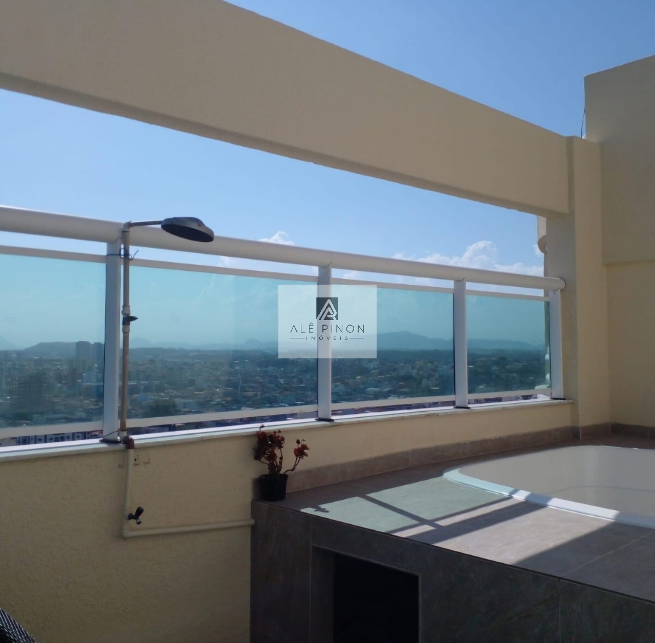 Oportunidade imperdível: Apartamento de luxo na Praia Campista, Macaé-RJ, com 3 quartos, 3 suítes e 145m²!