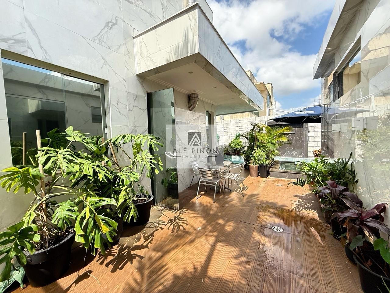 Belém-PA: Casa de luxo em condomínio no parque verde com 4 quartos, 4 suítes e 6 vagas de garagem!