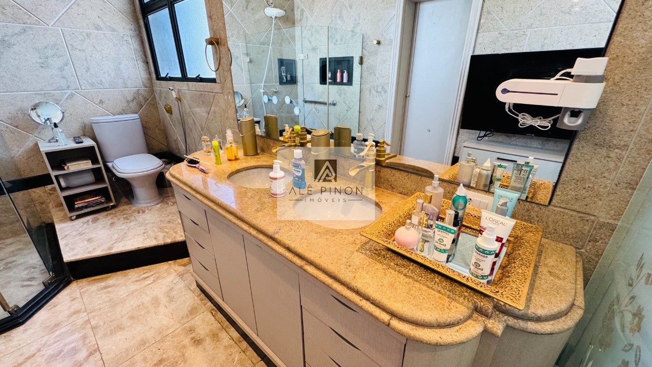 Imperdível apartamento de luxo com 4 quartos e 4 suítes na Campina, Belém-PA - 512m², 4 vagas!