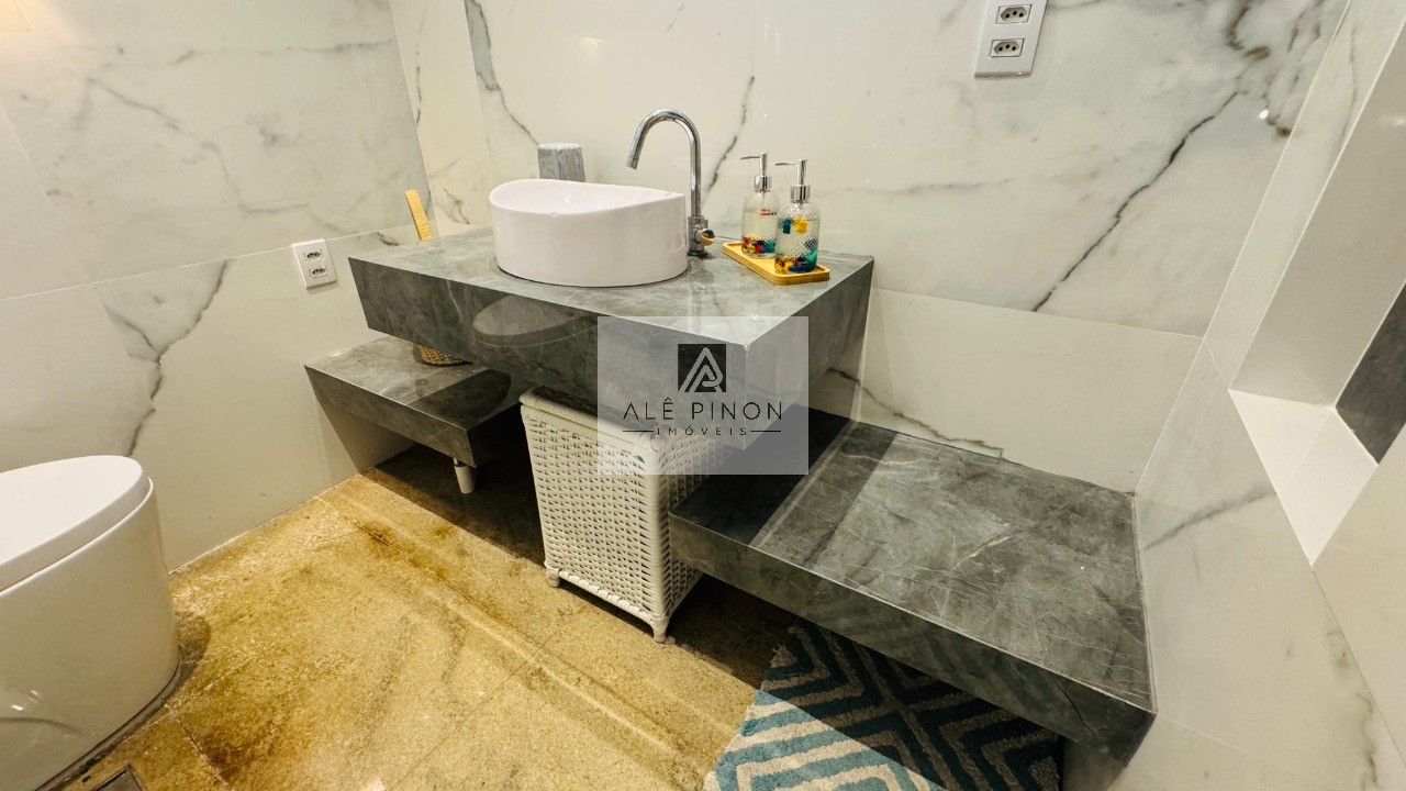 Imperdível apartamento de luxo com 4 quartos e 4 suítes na Campina, Belém-PA - 512m², 4 vagas!