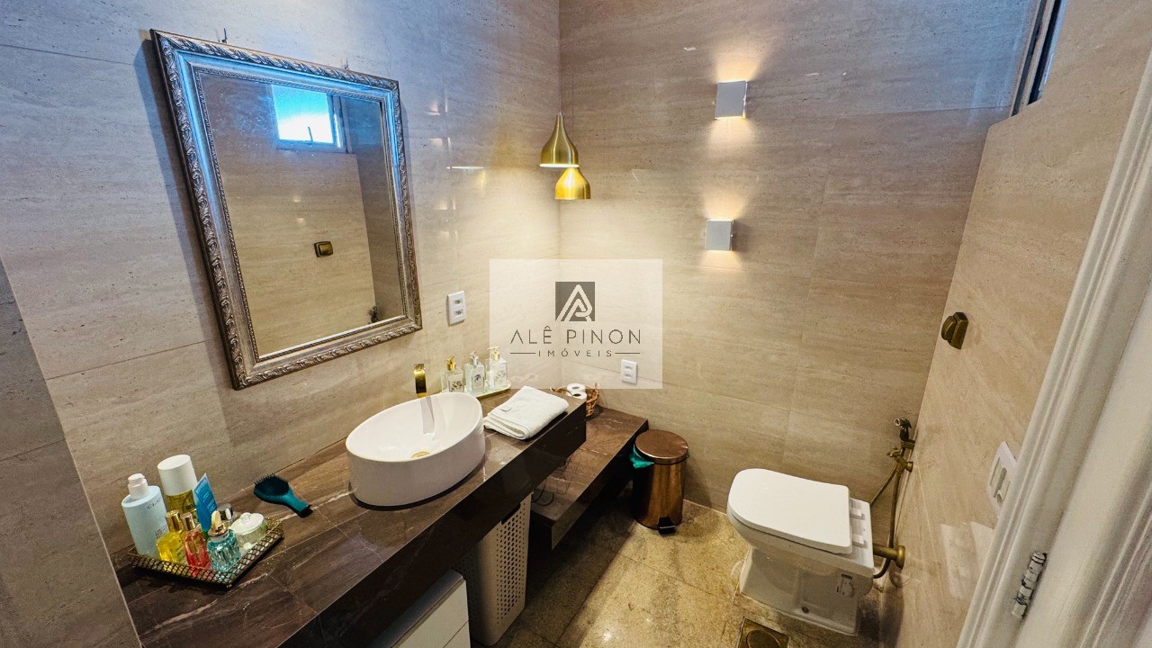 Imperdível apartamento de luxo com 4 quartos e 4 suítes na Campina, Belém-PA - 512m², 4 vagas!