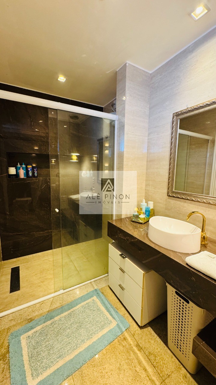 Imperdível apartamento de luxo com 4 quartos e 4 suítes na Campina, Belém-PA - 512m², 4 vagas!