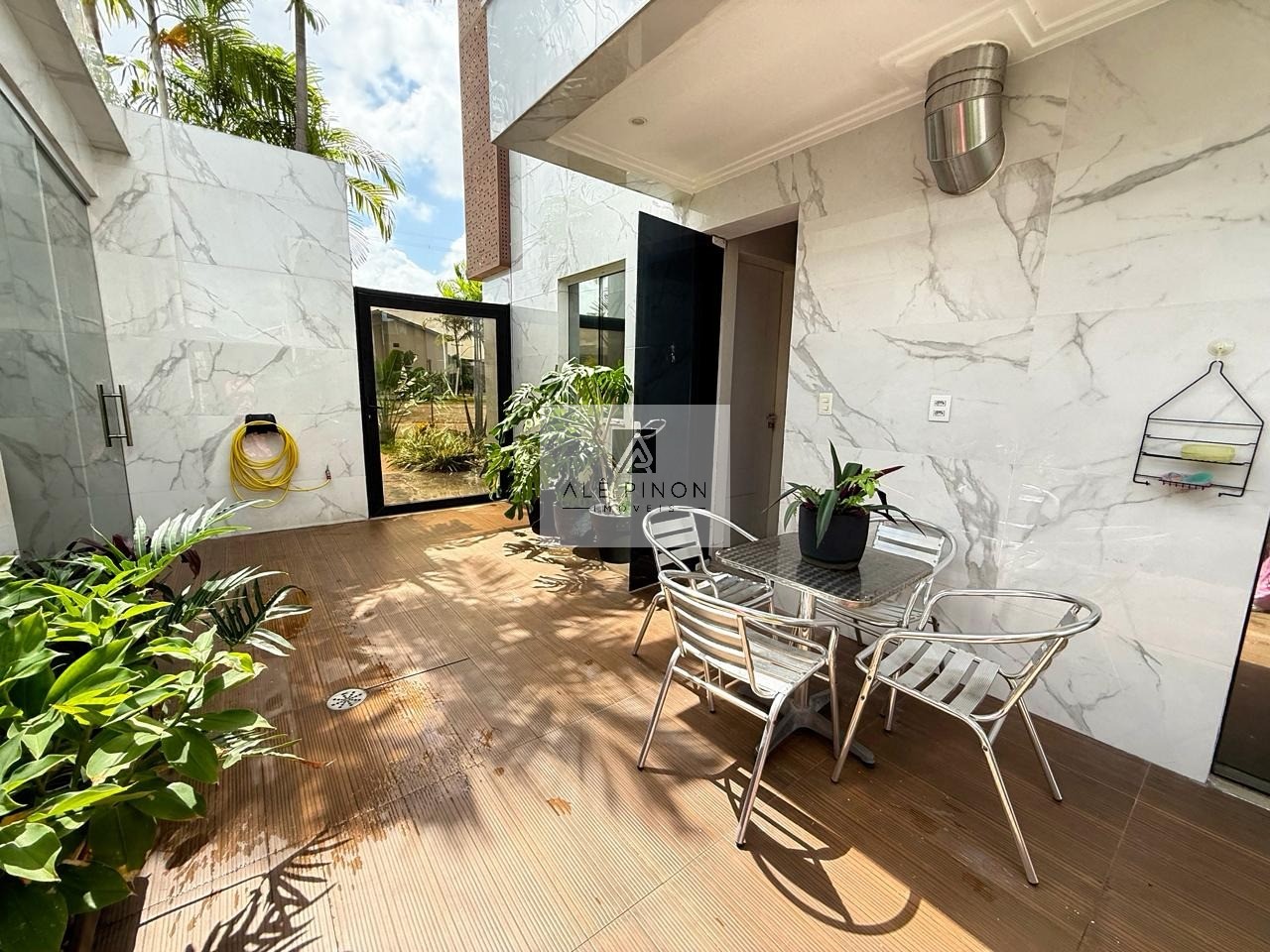 Belém-PA: Casa de luxo em condomínio no parque verde com 4 quartos, 4 suítes e 6 vagas de garagem!