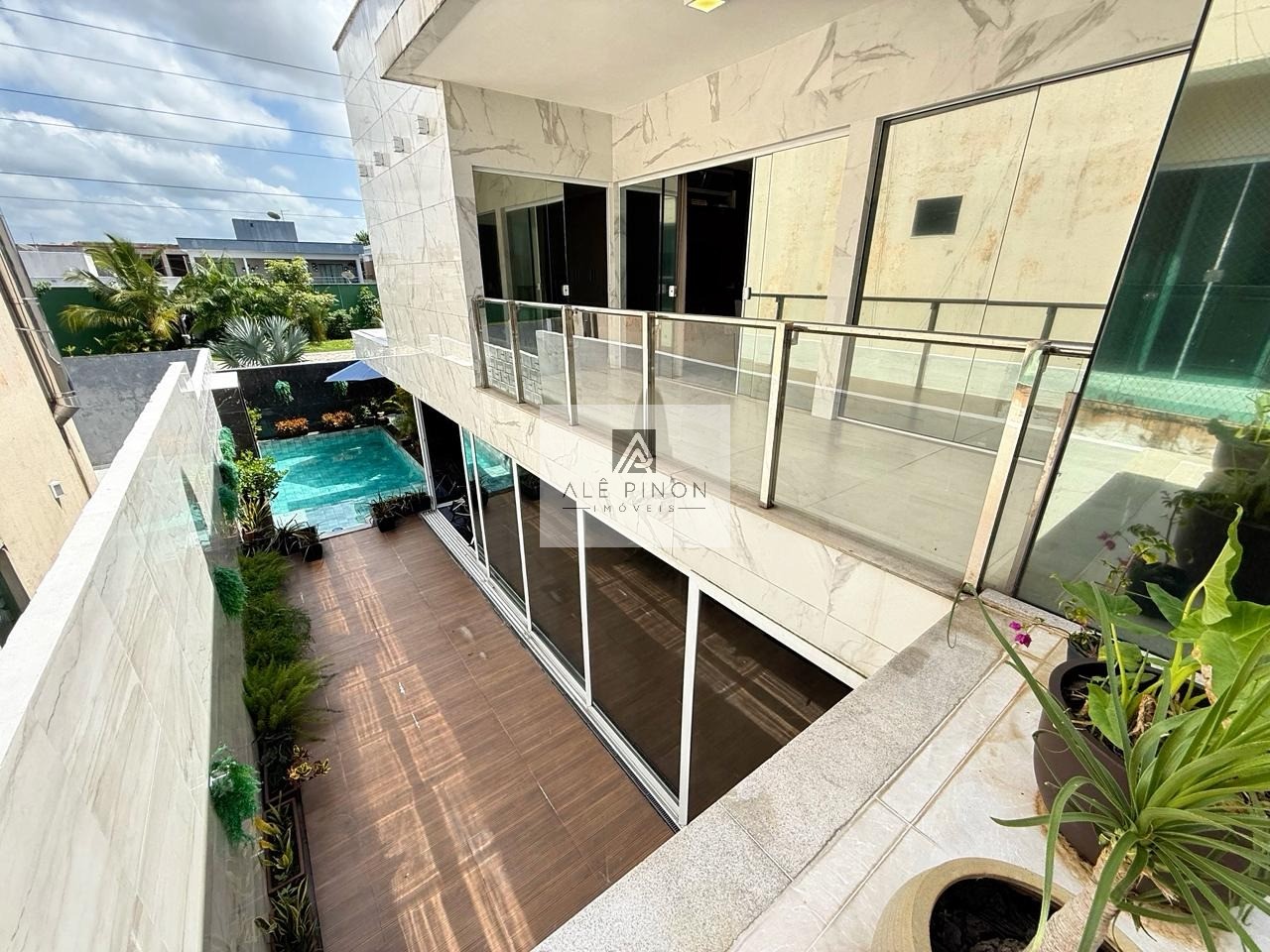 Belém-PA: Casa de luxo em condomínio no parque verde com 4 quartos, 4 suítes e 6 vagas de garagem!