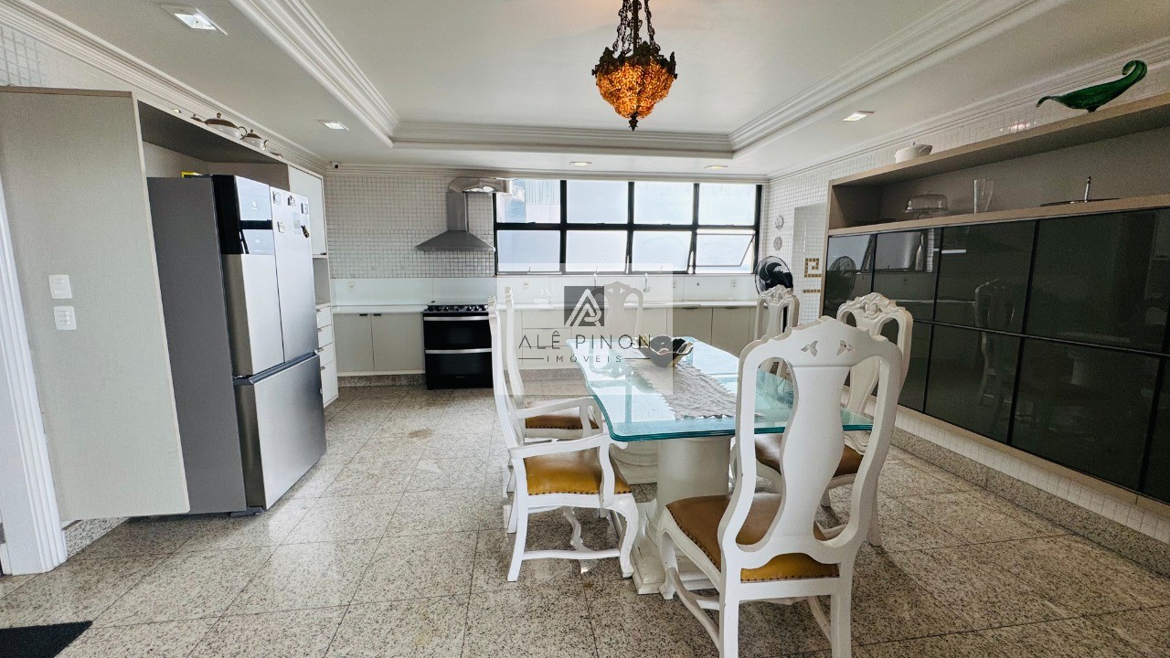 Imperdível apartamento de luxo com 4 quartos e 4 suítes na Campina, Belém-PA - 512m², 4 vagas!