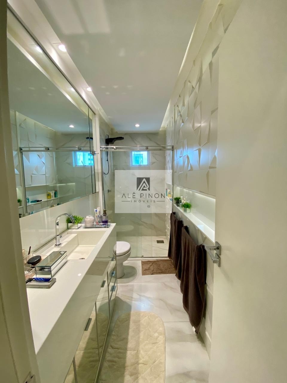 Luxuoso apartamento de 3 quartos, 3 suítes e 3 salas à venda em Nazaré, Belém-PA - 180m² de puro conforto!