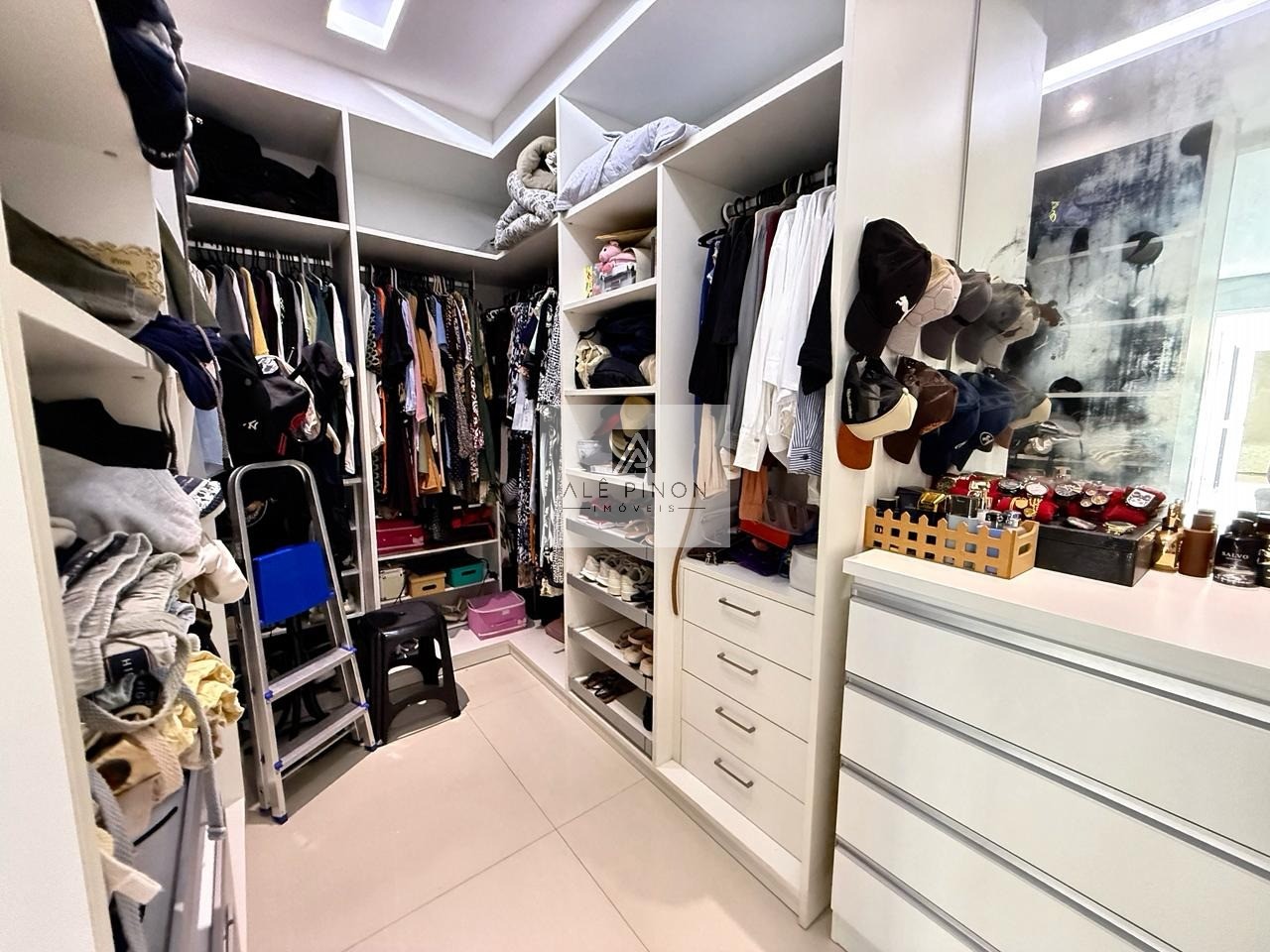 Belém-PA: Casa de luxo em condomínio no parque verde com 4 quartos, 4 suítes e 6 vagas de garagem!