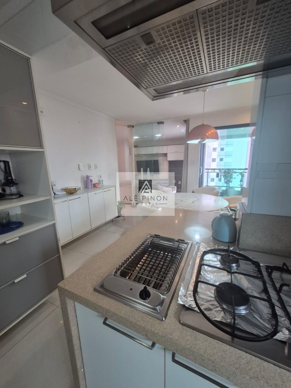 Apartamento à venda em Belém-PA, Umarizal: 4 quartos, 3 suítes, 3 salas, 6 banheiros, 3 vagas, 272m². Venha conhecer!