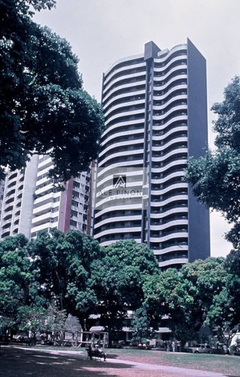 Imperdível apartamento de luxo com 4 quartos e 4 suítes na Campina, Belém-PA - 512m², 4 vagas!
