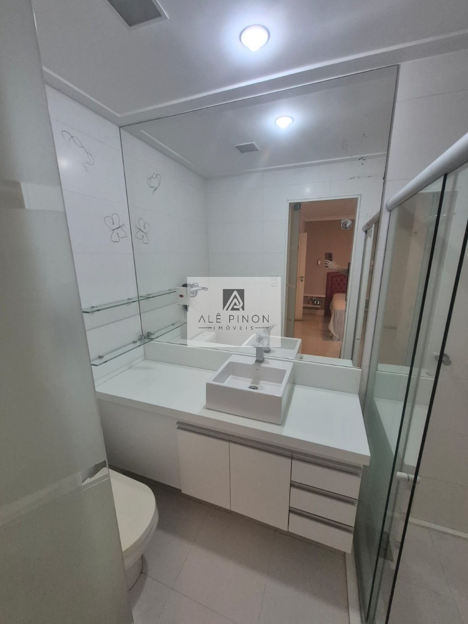 Apartamento à venda em Belém-PA, Umarizal: 4 quartos, 3 suítes, 3 salas, 6 banheiros, 3 vagas, 272m². Venha conhecer!