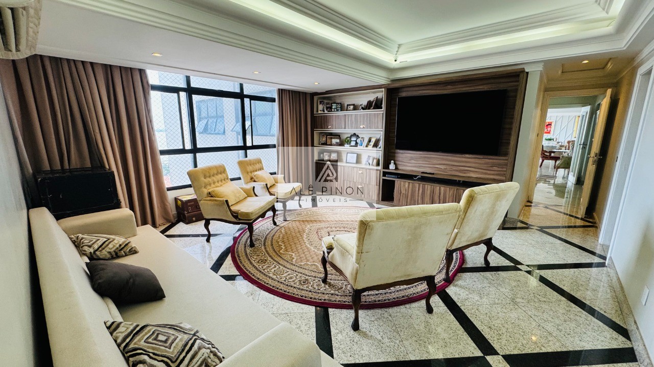 Imperdível apartamento de luxo com 4 quartos e 4 suítes na Campina, Belém-PA - 512m², 4 vagas!