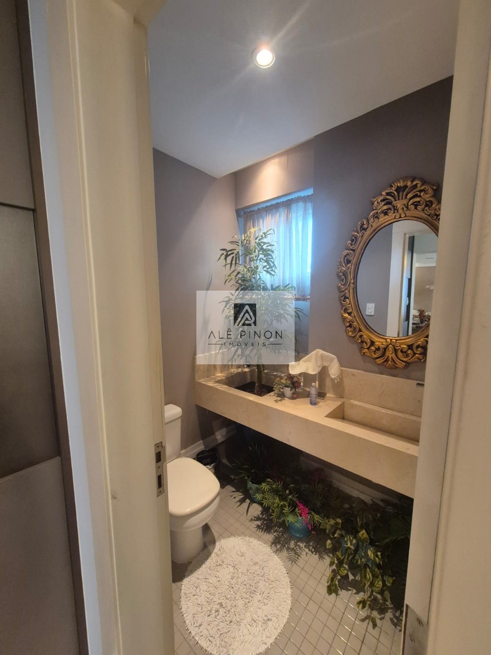 Apartamento à venda em Belém-PA, Umarizal: 4 quartos, 3 suítes, 3 salas, 6 banheiros, 3 vagas, 272m². Venha conhecer!