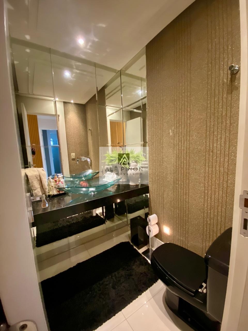 Luxuoso apartamento de 3 quartos, 3 suítes e 3 salas à venda em Nazaré, Belém-PA - 180m² de puro conforto!