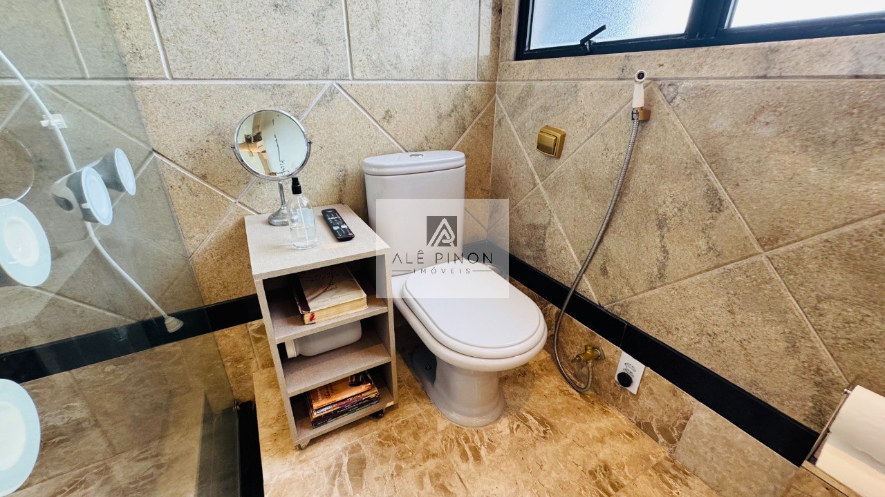 Imperdível apartamento de luxo com 4 quartos e 4 suítes na Campina, Belém-PA - 512m², 4 vagas!