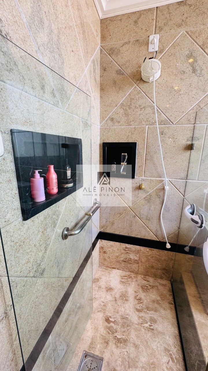 Imperdível apartamento de luxo com 4 quartos e 4 suítes na Campina, Belém-PA - 512m², 4 vagas!