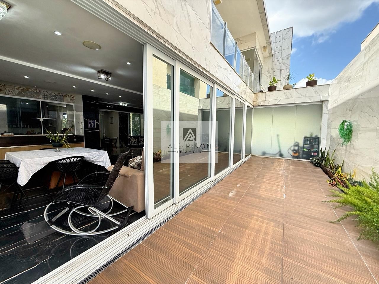 Belém-PA: Casa de luxo em condomínio no parque verde com 4 quartos, 4 suítes e 6 vagas de garagem!