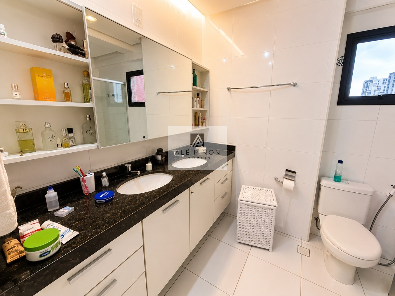 Apartamento de Luxo à Venda em Belém-PA, Umarizal: 4 Quartos, 3 Suítes, 6 Banheiros, 2 Vagas, 195m².