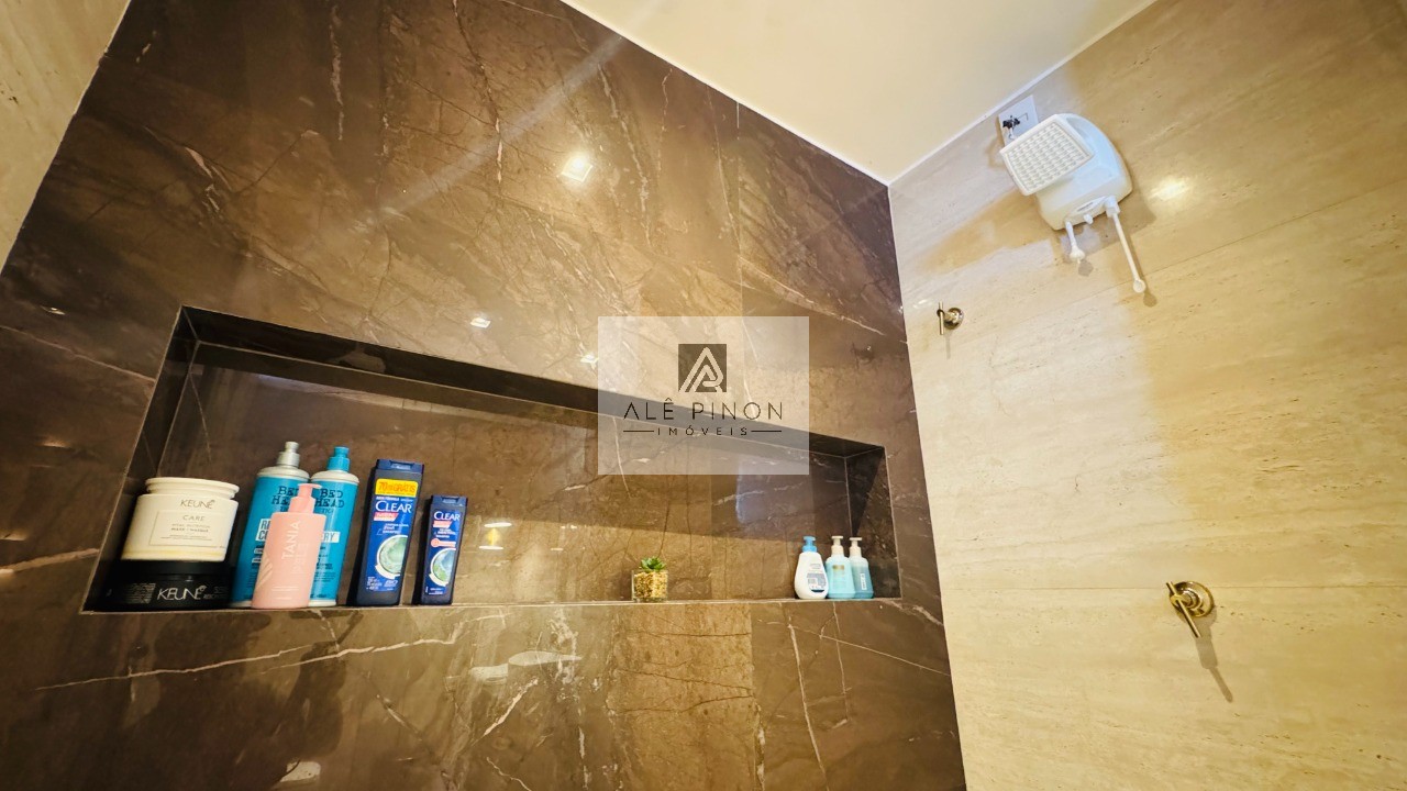 Imperdível apartamento de luxo com 4 quartos e 4 suítes na Campina, Belém-PA - 512m², 4 vagas!