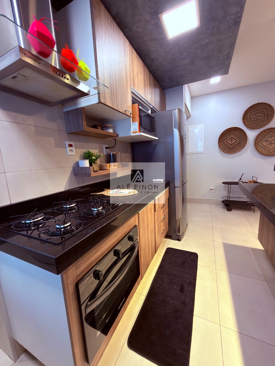 Belém-PA: Apartamento para locação no bairro Umarizal com 2 suítes, 2 salas e 2 vagas de garagem, 110m². Venha conferir!