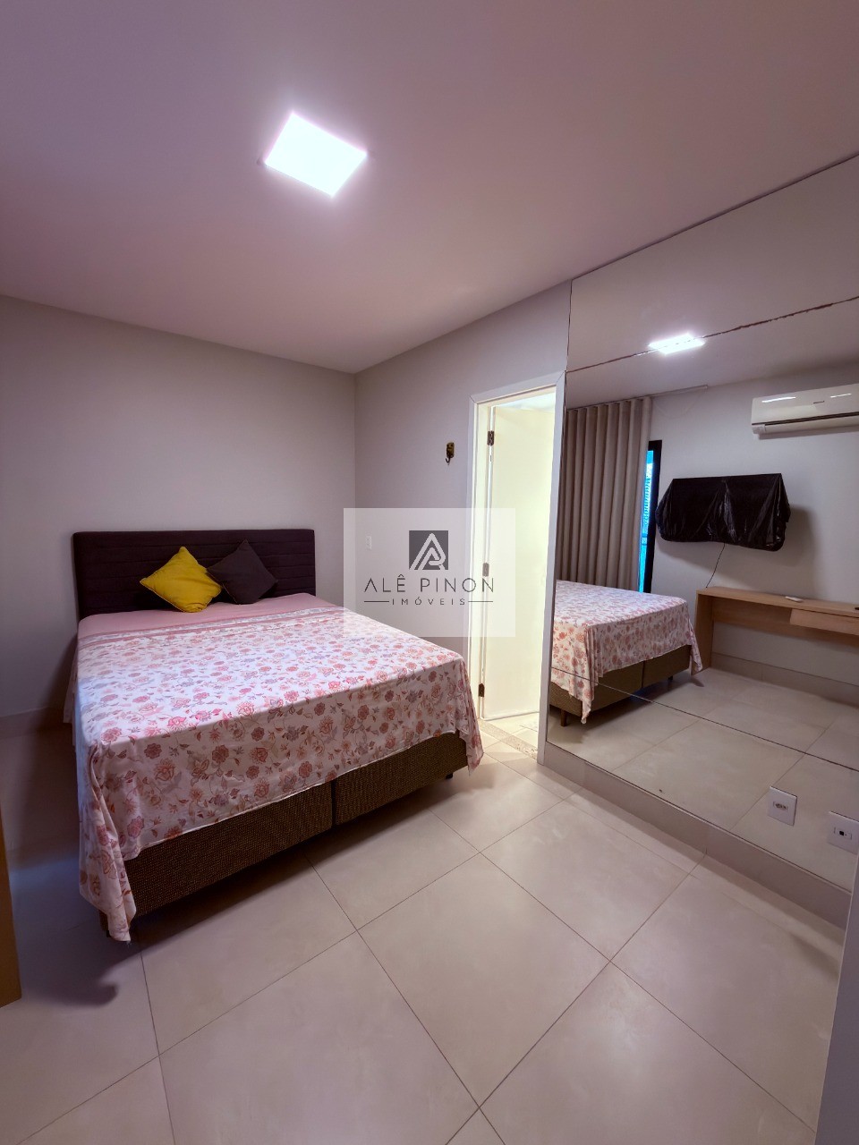 Belém-PA: Apartamento para locação no bairro Umarizal com 2 suítes, 2 salas e 2 vagas de garagem, 110m². Venha conferir!