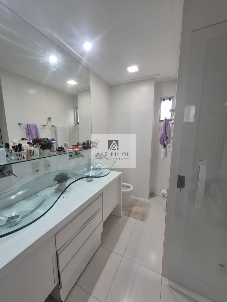 Apartamento à venda em Belém-PA, Umarizal: 4 quartos, 3 suítes, 3 salas, 6 banheiros, 3 vagas, 272m². Venha conhecer!